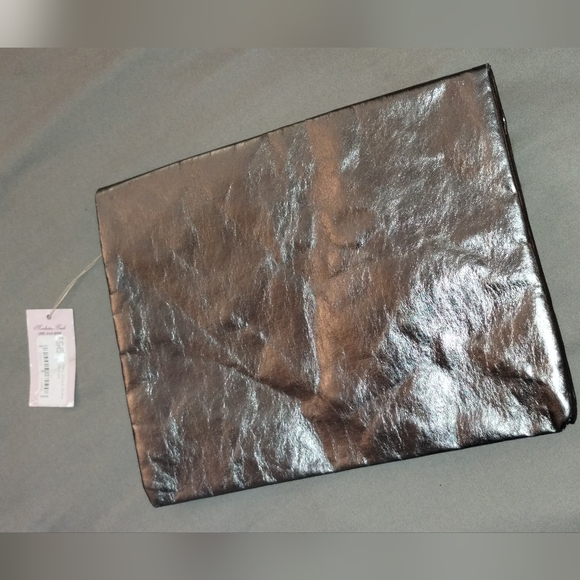 NWT UASHMAMA ITALIAN MADE METALLIC CLUTCH ~ 11" x 9" ~ FOLD-OVER,1 SNAP CLOSURE - Picture 3 of 16